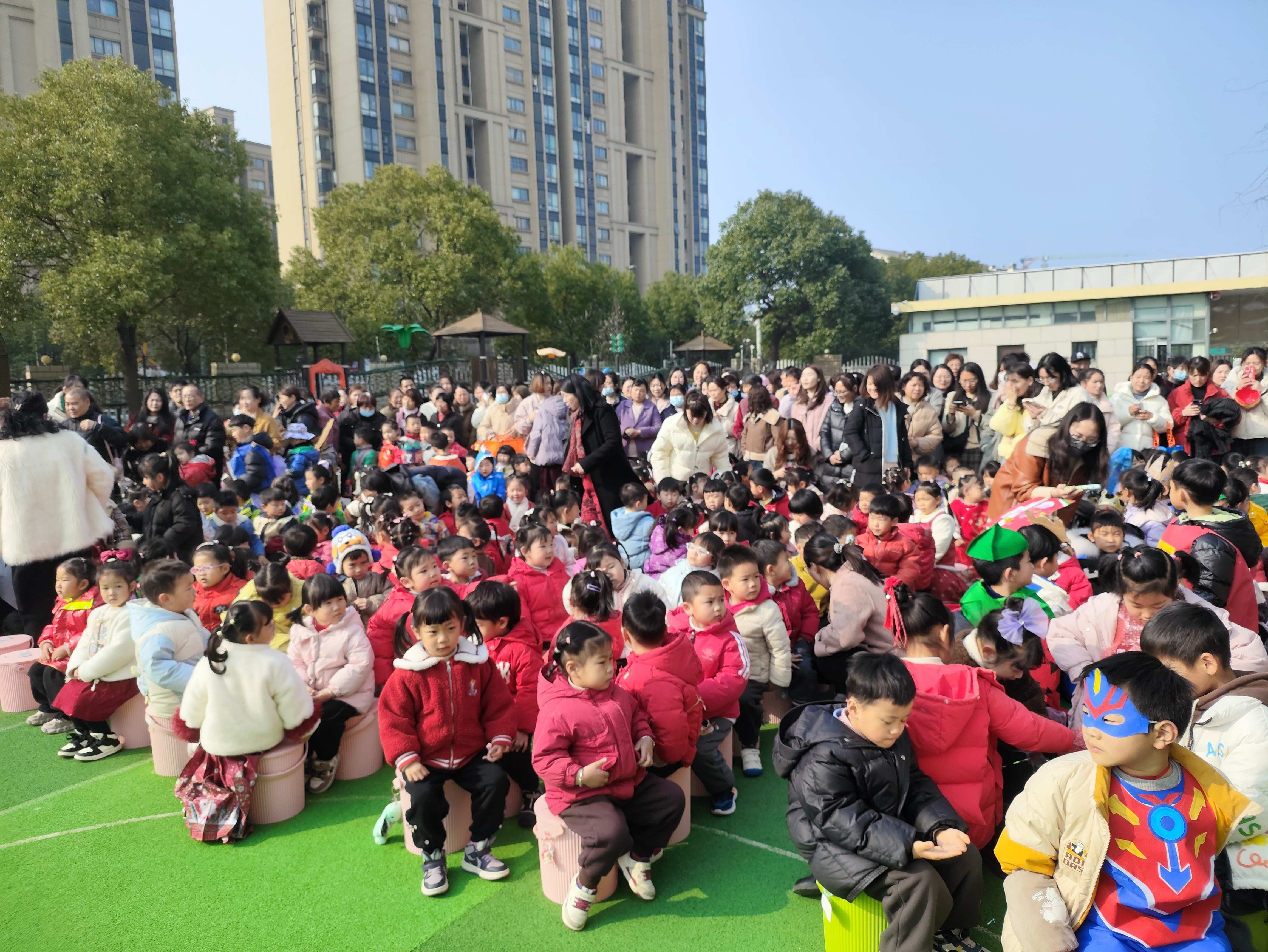 【节日节气】童心暖三月,为爱而行动 ----油车港镇实验幼儿园三八节