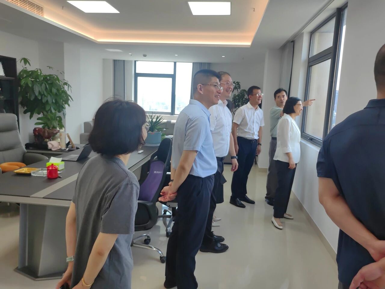 酷暑一线访企纾困 提振科创发展信心｜西湖区委副书记、区长周扬一行莅临光海科技调研指导